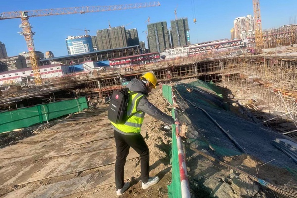 南昌市政建設(shè)桃花南路安置房項目冬季施工安全專項檢查6004005.jpg