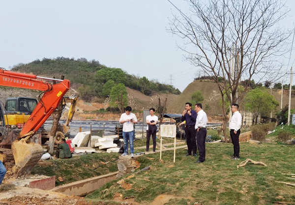 南昌市政建設(shè)集團(tuán)黨委書記董事長徐旭麥園垃圾填埋場終期封場工程檢查6002.jpg