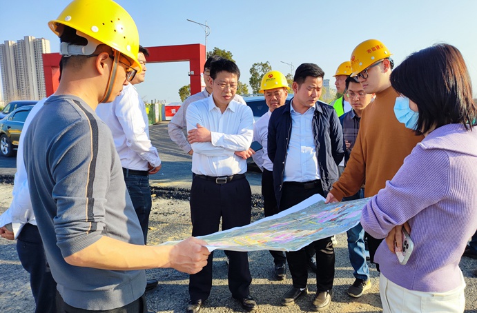 市政公用集團劉順保到朱橋東路項目、昌東三路項目、秦坊安置房項目調研