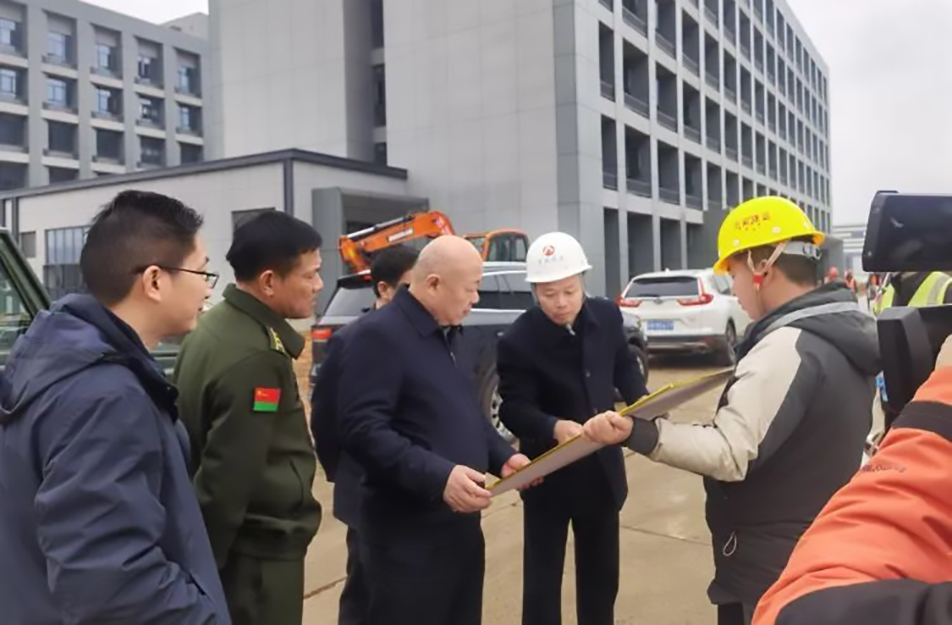 新建區人大常委會黨組書記、主任錢和平來到市政綠色建材科技產業園項目調研